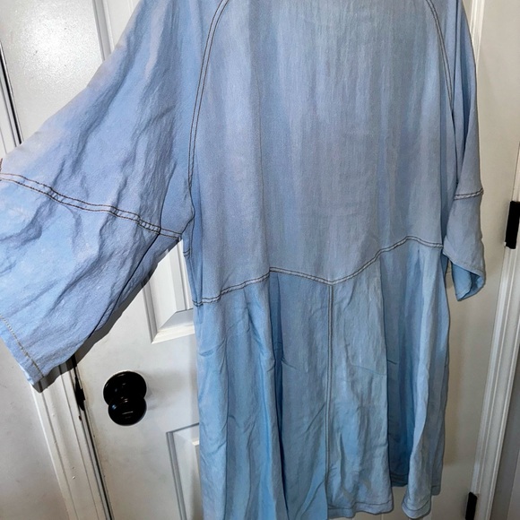 Umgee Light Blue Casual Button Down Shirt - Picture 3 of 4